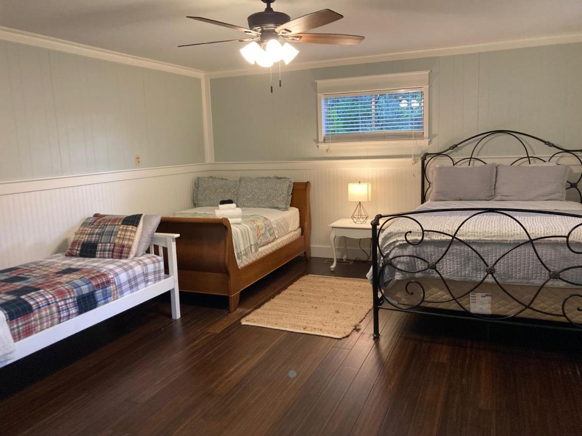 Tucked Away Newly Renovated 2 Bedroom/ 1 Bath Sleeps 8 Beaufort Luaran gambar
